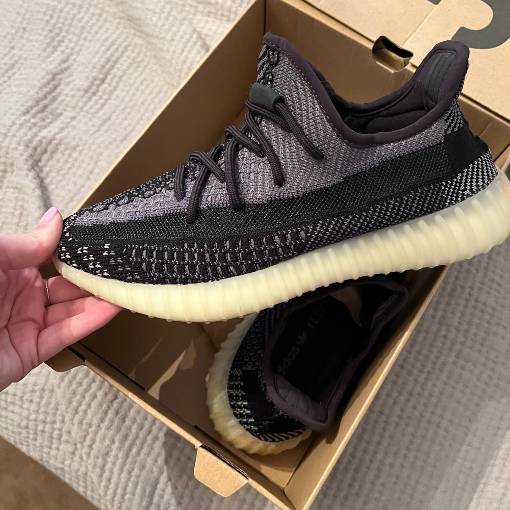 Yeezy Boost 350 V2 - carbon